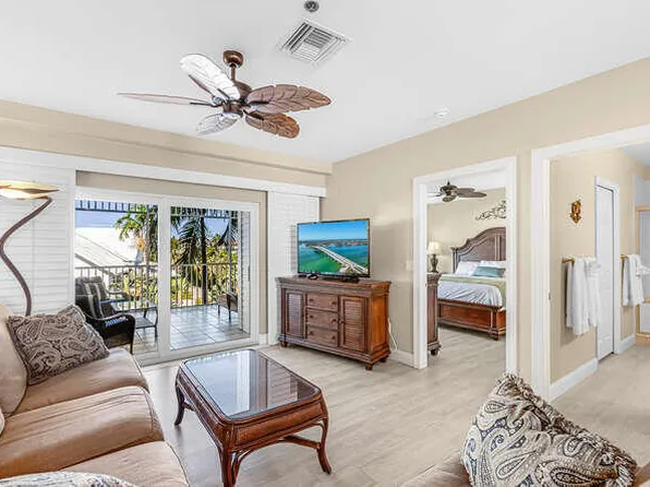 160 Palm St #312, Marco Island, FL 34145