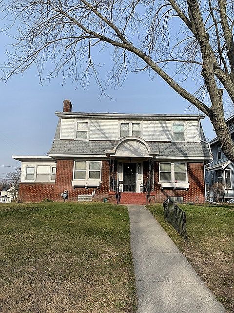 1st image of 701 Prince St SE