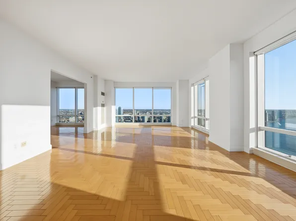 845 United Nations Plaza image 1 of 50