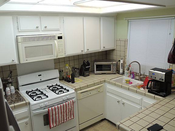 5th image of 524 N Maryland Ave APT 3