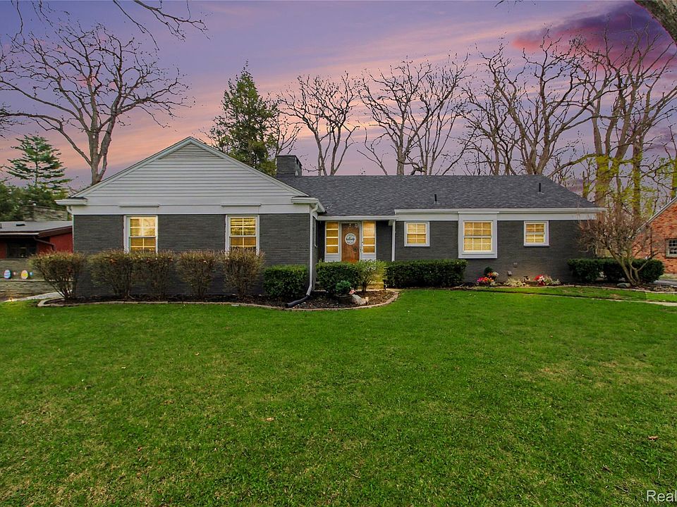 1st image of 330 Cole Rd