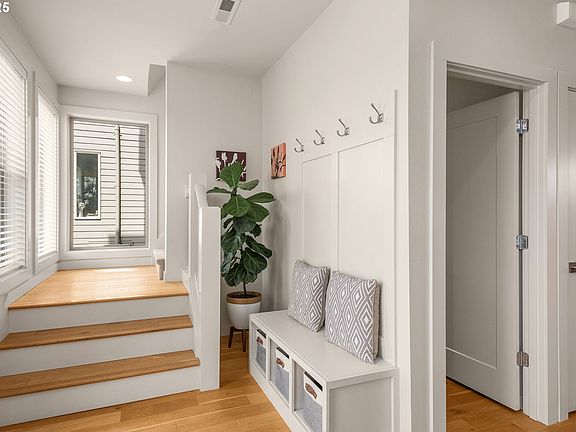 5th image of 5475 N Bowdoin St Unit A