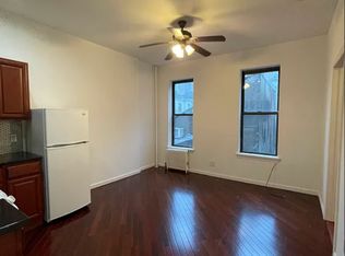 205 8th Ave #3R, New York, NY 10011