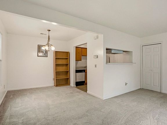 5th image of 2570 Ivy Hill Ln