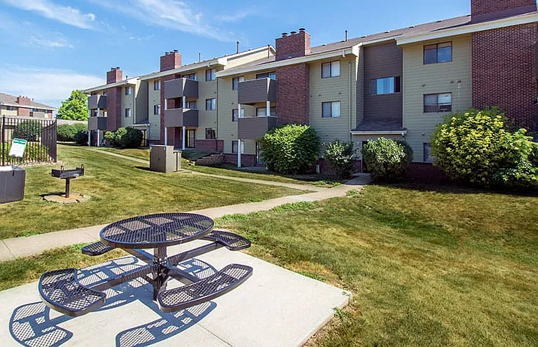 Boulder Ridge Apartment Homes — Photo 32