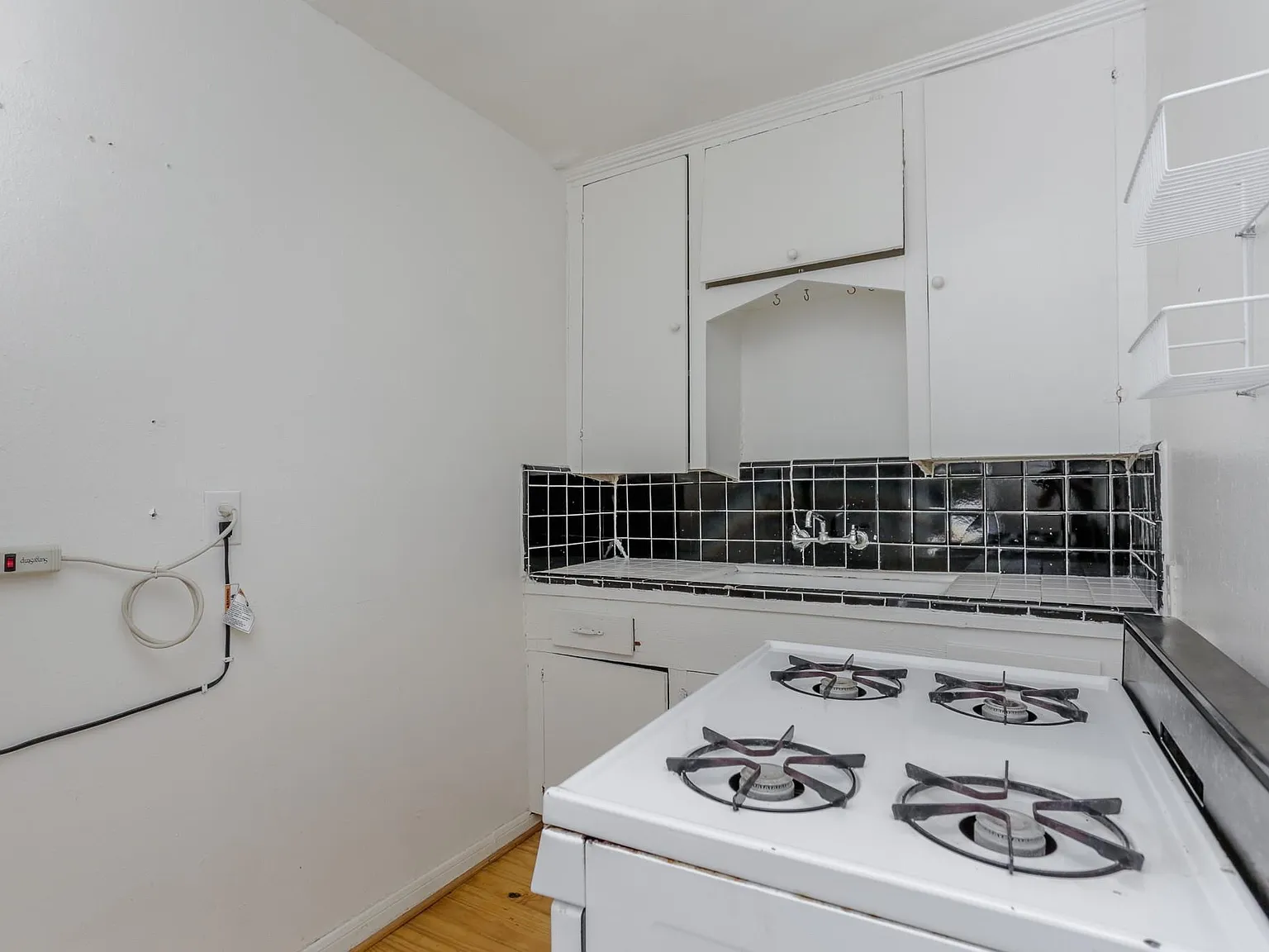 1 bed, 1.0 bath, 450 sqft, $860 — Photo 3