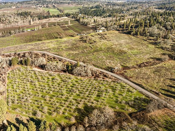 3rd image of Dry Creek Rd