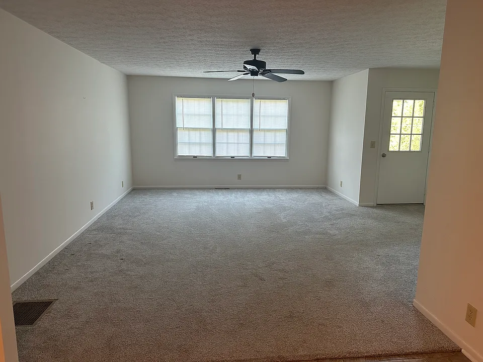 Living Room 19 x 23