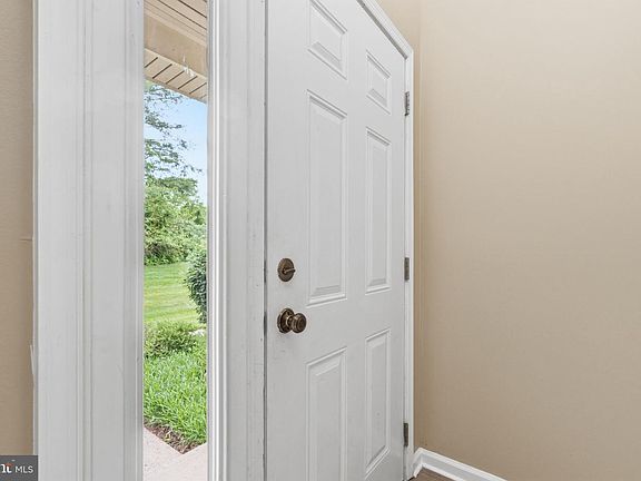 4th image of 2104 Brookhaven Dr