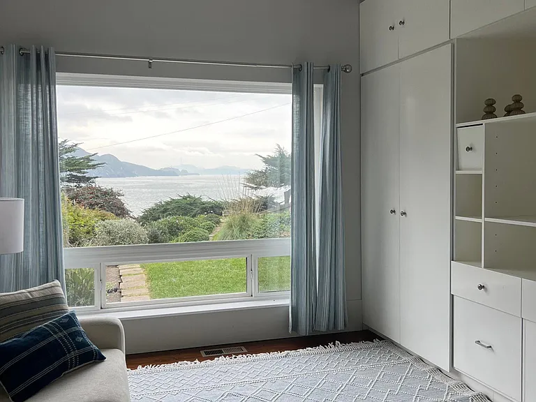 Den or extra bedroom