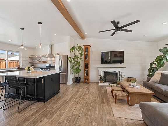 5th image of 864 Cottage Ct