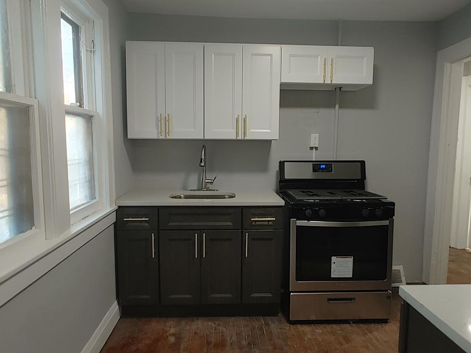1st image of 1-201 W Parmenter St #1