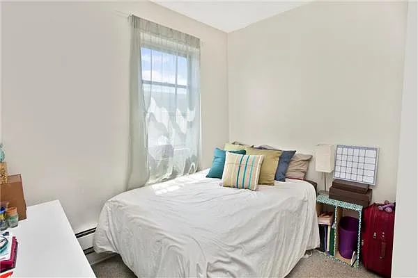 Sold by R New York | media 19