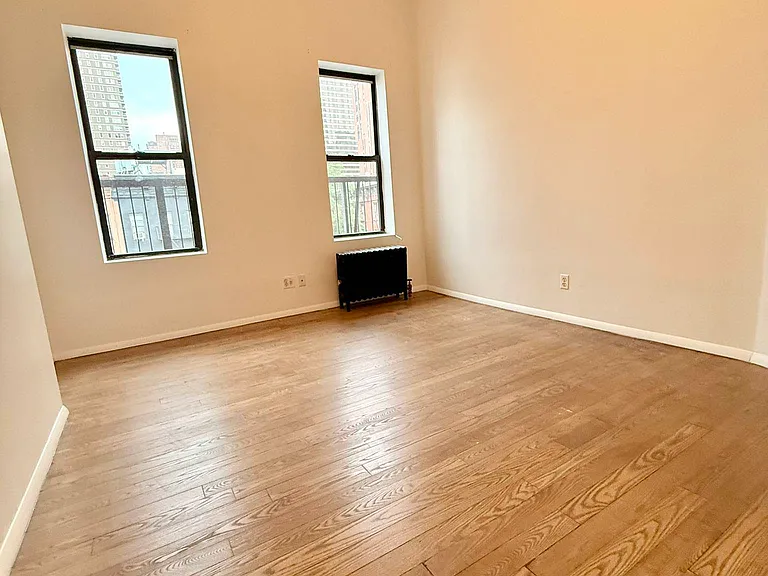 300 E 89th St #5F — Photo 2