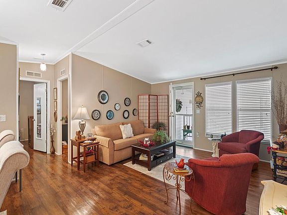 3rd image of 857 Cashew Cir
