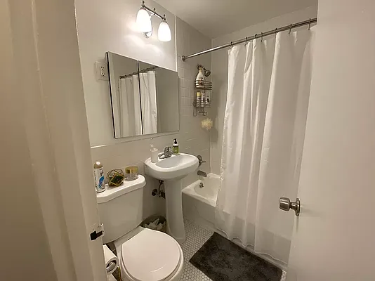 Rented by Buchbinder & Warren | media 20