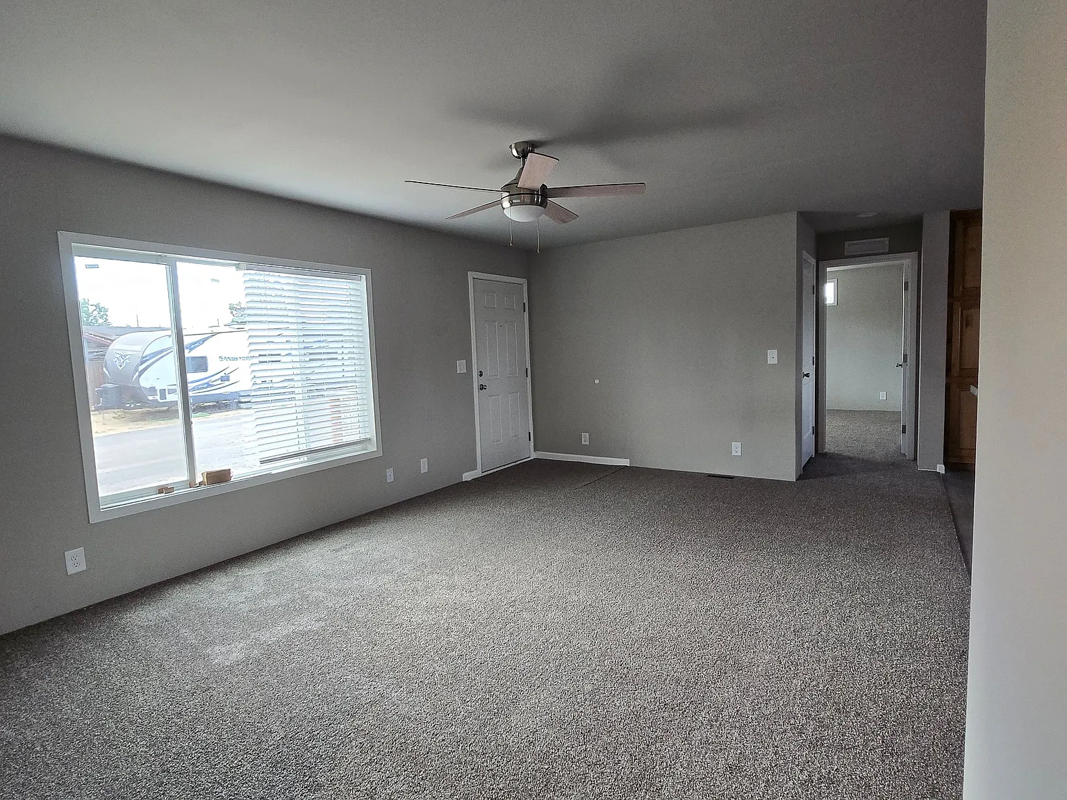 3 bed, 2.0 bath, 1272 sqft, $2,000 — Photo 3