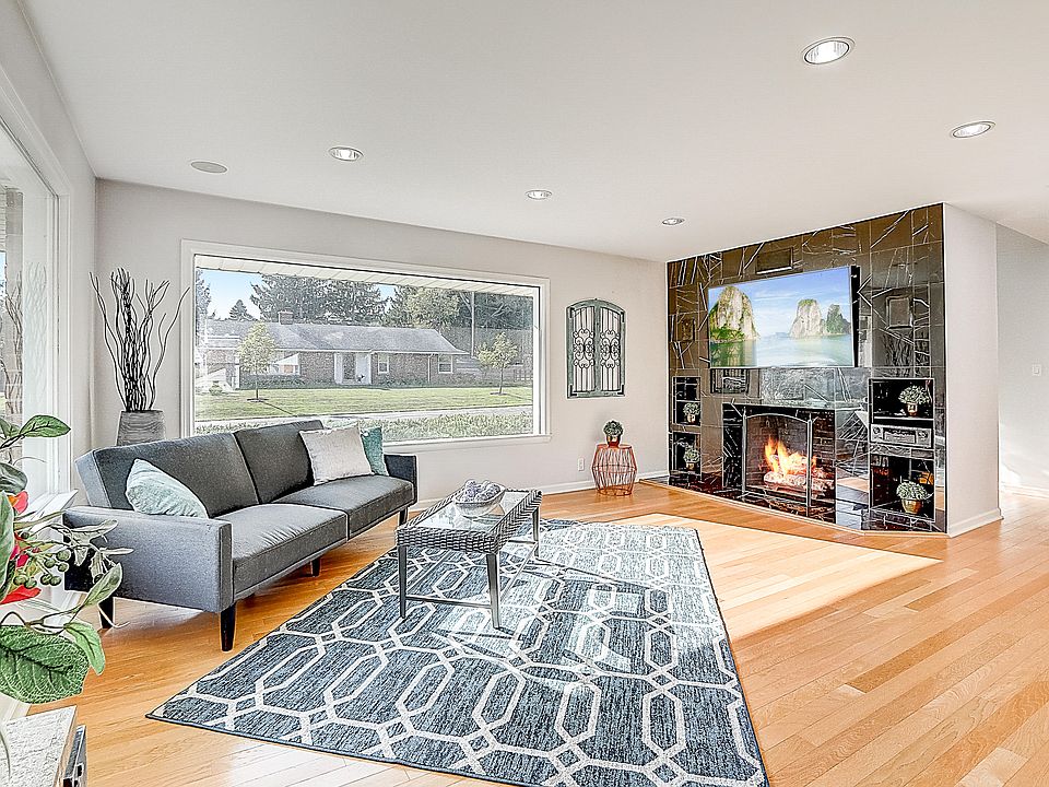 1st image of 200 W Alta Loma Cir