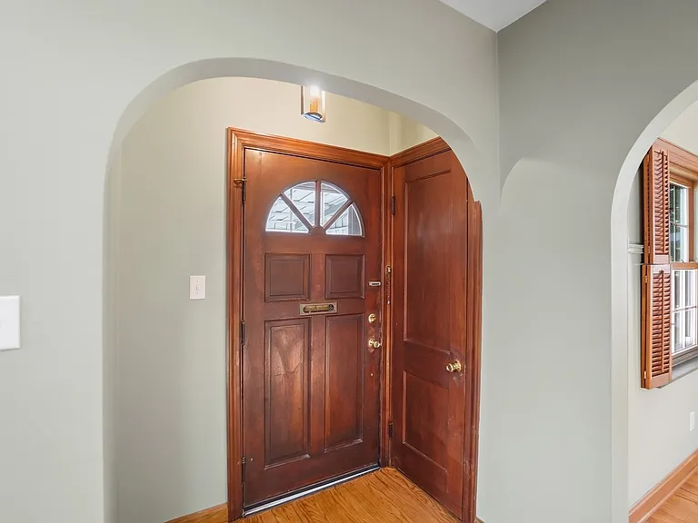 1028 Colwick Dr — Photo 5