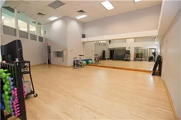 Rented by New York Residence | media 29