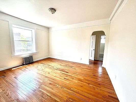 5th image of 3410 84th St APT E41