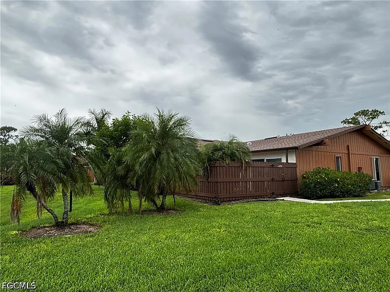 5660 Foxlake Dr — Photo 15