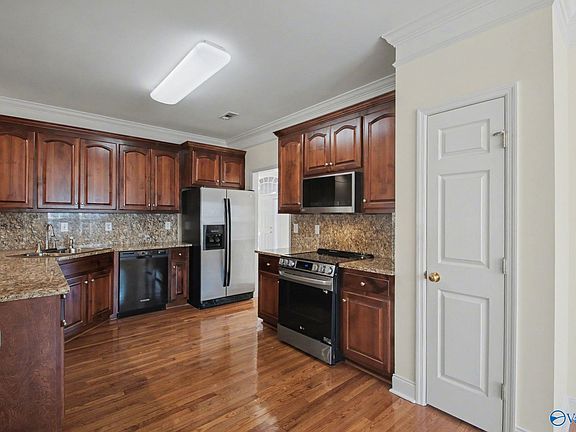 2nd image of 103 Kinsman Cir