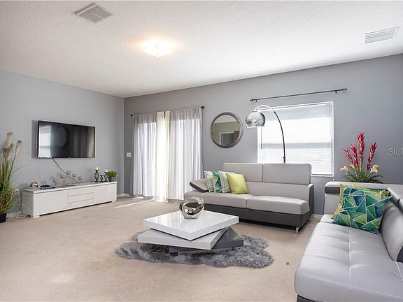 4th image of 843 Fraser Dr
