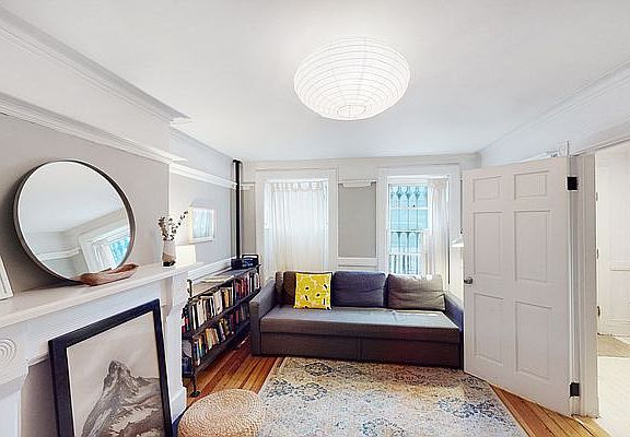 3rd image of 419 Halsey St #B