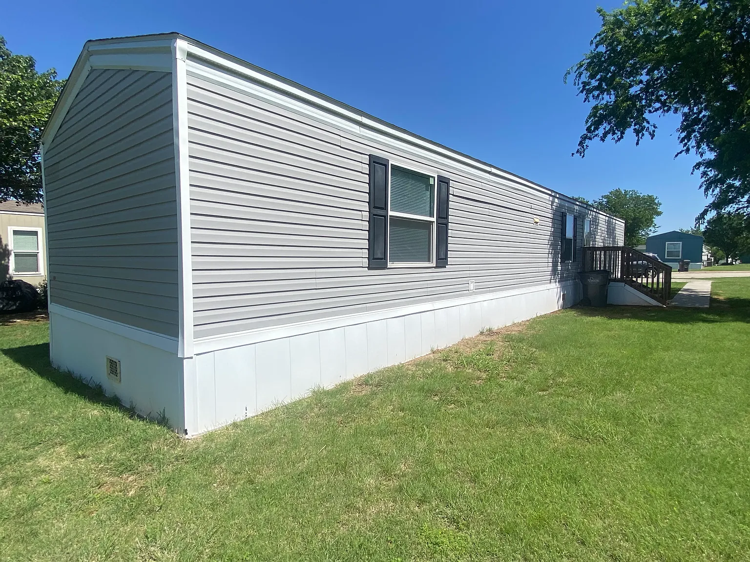 3 bed, 924 sqft, $950 — Photo 2
