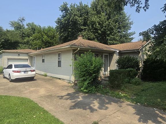 2nd image of 1515 Macarthur Dr