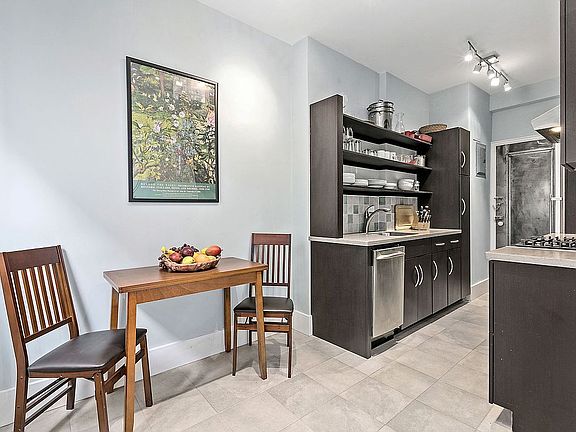 3rd image of 215 W 75th St APT 9C