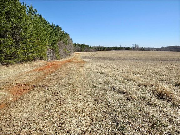 3rd image of 333 Haw Rd