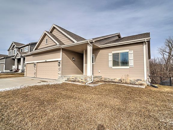 2nd image of 1806 Pilgrim Dr