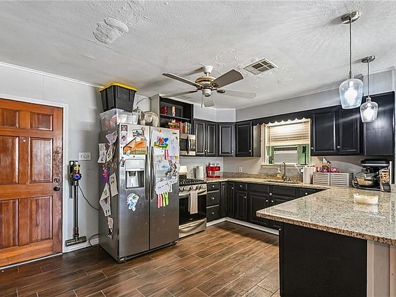 4th image of 1038 Manson Dr
