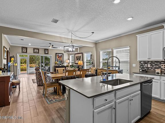 4th image of 168 MARTELLO Drive