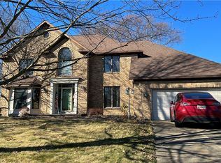 1275 Ashwood Rd, Akron, OH 44312