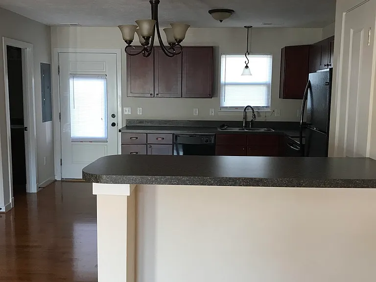 1211 Poets Ct — Photo 7