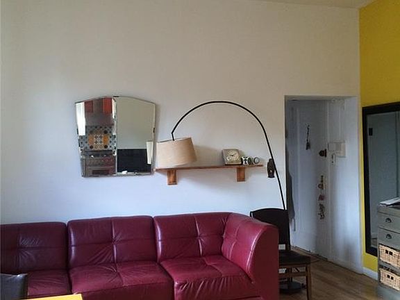 5th image of 203 W 98th St APT 6C