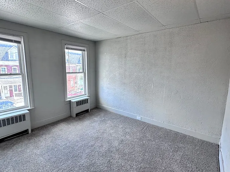 587 W Princess Street - NWA — Photo 14
