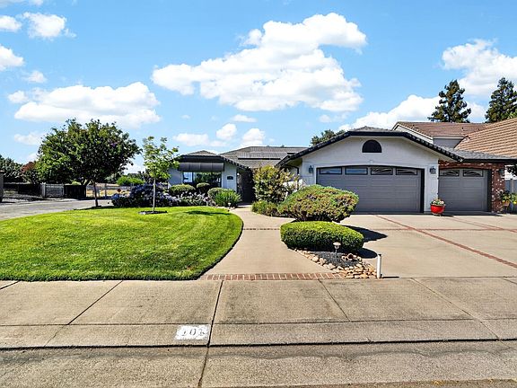 3rd image of 101 Mokelumne River Dr