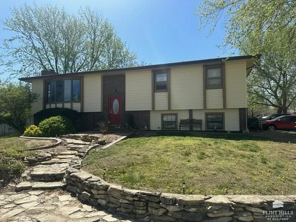 512 Charles Rd, Abilene, KS 67410