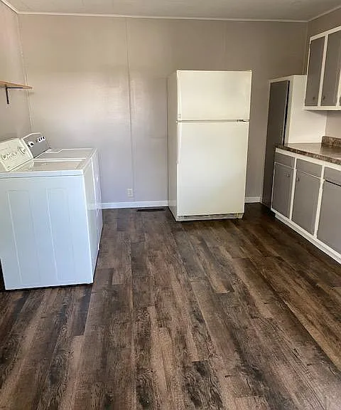 room off of kitchn