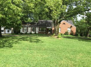 916 Dickerson Pike, Goodlettsville, TN 37072