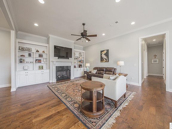 2nd image of 2812 Carondelet Ln