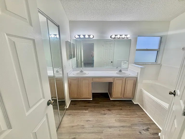 544 Tall Oaks Ter — Photo 17