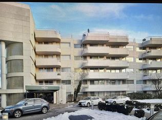 88 Cuttermill Road #308, Great Neck, NY 11021