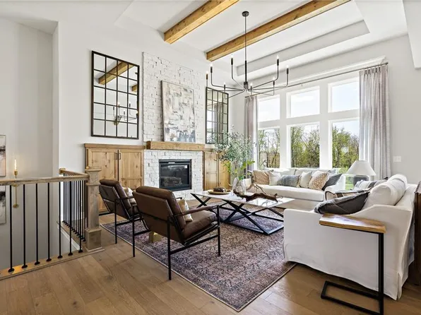 1095 Creekside Ranch Ct, Raymore, MO 64084