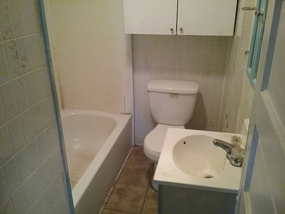 4th image of 3185 W 121st St