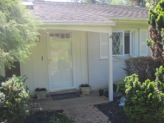 2nd image of 2319 Trott Ave
